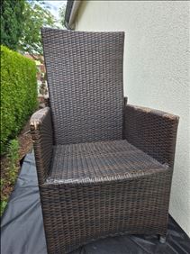 Abbildung: Gebrauchte Gartenmöbe....4 Stühle...1 Tisch