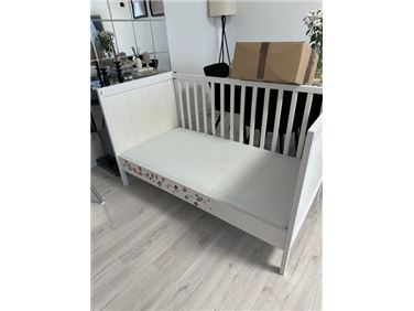 Abbildung: Babybett/Kinderbett