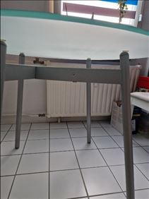 Abbildung: Glastisch, 99,5 cm Durchmesser,  74 cm hoch 