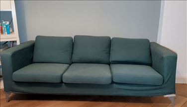 Abbildung: moderne 3-Sitzer Couch in Petrol/Dunkelgrün