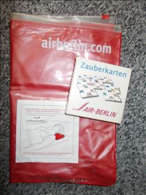 Abbildung: 2 Air-Berlin-Artikel für Nostalgiker