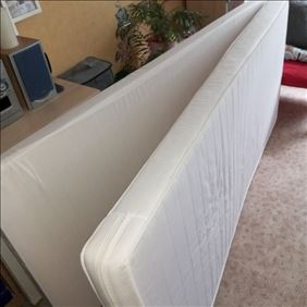 Abbildung: 2 Matratzen  90x200cm sehr gut erhalten 