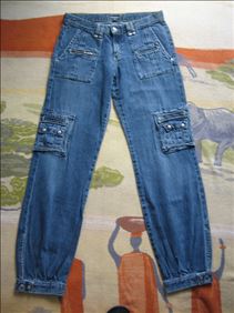 Abbildung: Jeans Gr. 34, ungetragen