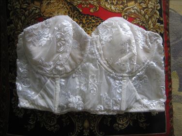Abbildung: hochwertg. Bustier Gr. 75 B, ungetragen