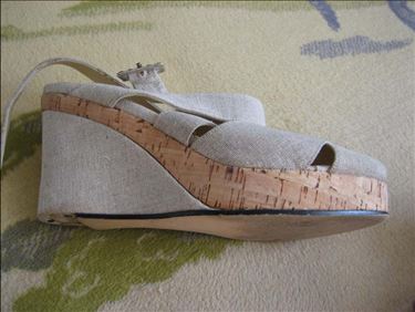 Abbildung: hochwert. Keil-Sandalette Gr. 37,Kork + stabiles Leinen