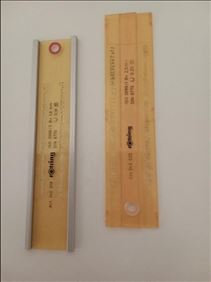 Abbildung: 2 Schriftschablonen von rotring, 1,8 mm und 2,5 mm