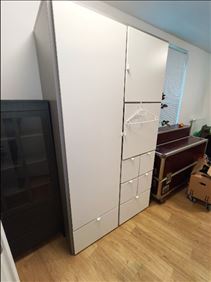 Abbildung: Kleiderschrank zu verschenken 