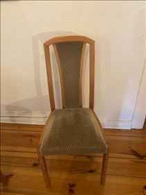 Abbildung: 4 Stühle zu verschenken