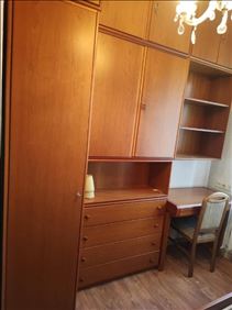 Abbildung: Schrankwand mit Schreibtisch plus passendes Bett