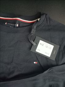 Abbildung: Neu. T-Shirt von Tommy Hilfiger 