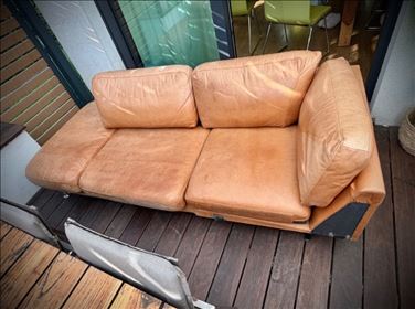 Abbildung: Ecksofa aus Leder 