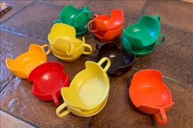 Abbildung: 14 Teeglashalter original 1970er Jahre